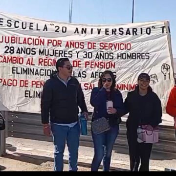 Maestros toman la caseta Sacramento: exigen cambios en el sistema de jubilación