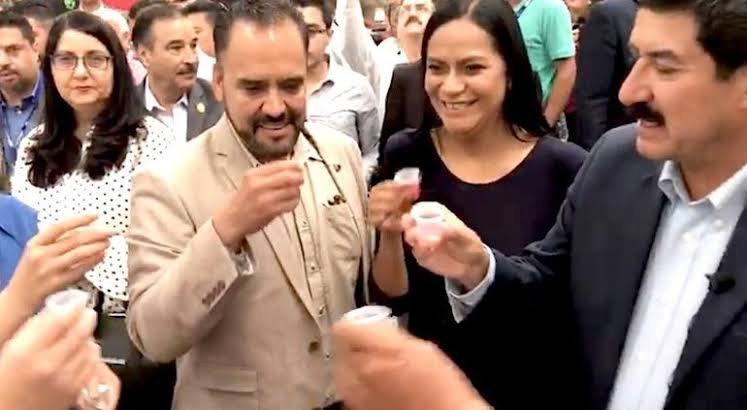 Entre el cinismo, la hipocresía y la homosexualidad