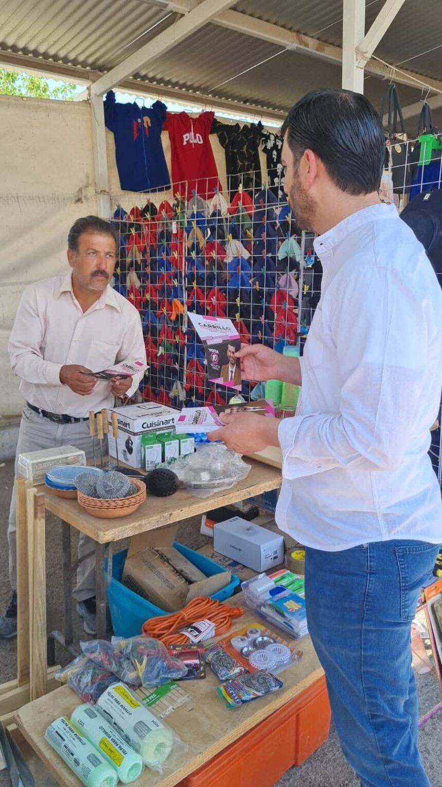 Edgar Carrillo comparte su trayectoria en recorrido por el Centro Histórico