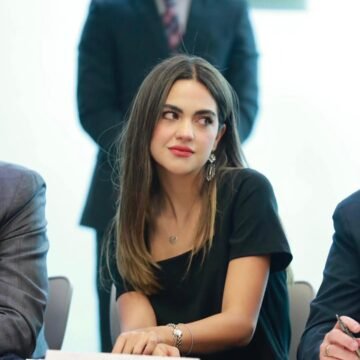 El TEPJF le da oxígeno a Andrea Chávez y manda la pelota al campo local