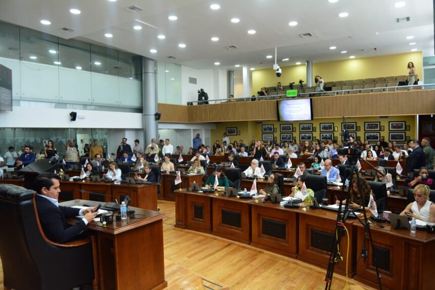 Fracasa elección de presidencia de la CEDH entre acusaciones de imposición y protestas ciudadanas