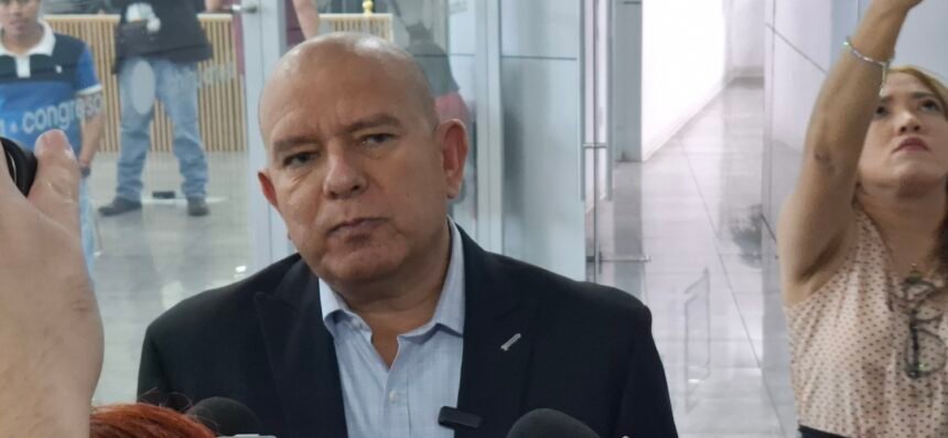 Acuerdo de Morena no es contra una persona, es para todos los aspirantes: Cuauhtémoc Estrada