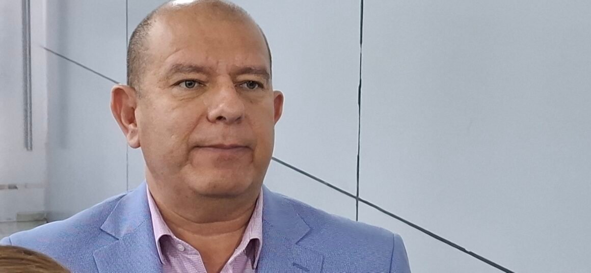 Pide Cuauhtémoc Estrada seriedad ante crisis por gusano barrenador; advierte que cierre de frontera no es solución sencilla