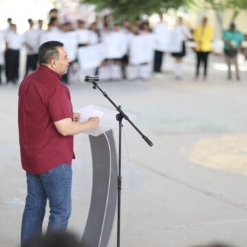 683895e3a11a4__683895e3a11a5 Entrega alcalde Cruz Pérez Cuéllar rehabilitación de la Escuela Primaria Octavio Paz