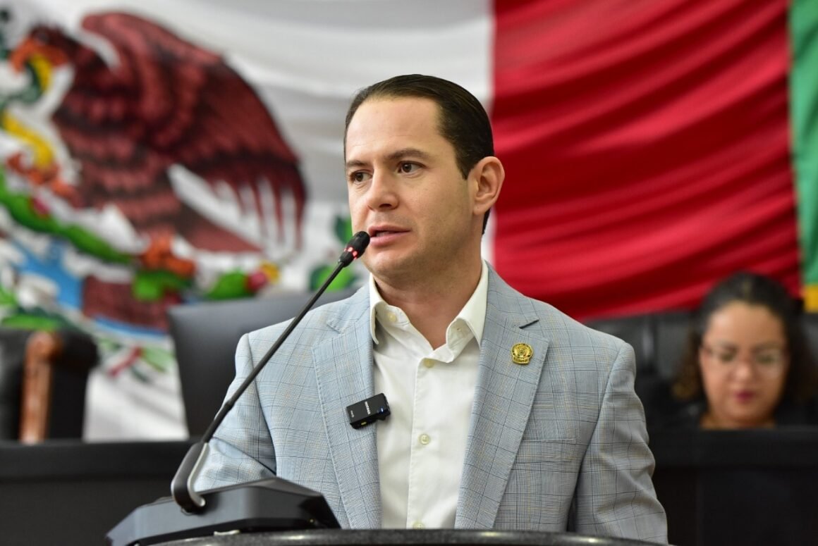 WhatsApp Image 2025-05-29 at 12.31.29 Celebra José Luis Villalobos aprobación de reforma en favor de atención a diabetes infantil en Chihuahua