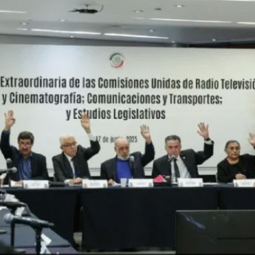 Aprueban en comisiones la Ley Telecom; mantiene recolección de datos personales