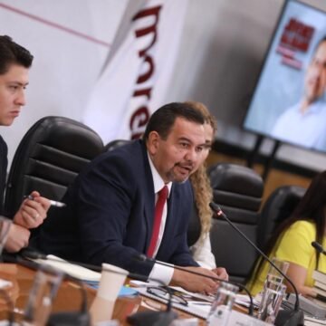 689f9bde2ed23__689f9bde2ed25 Cruz Pérez Cuéllar presume logros de Juárez en encuentro con diputados en CDMX