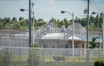 Trump abrirá el mayor centro de detención para migrantes… justo en la frontera con Chihuahua