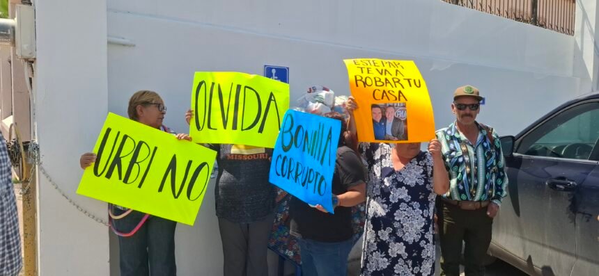 Entre gritos contra Bonilla y recuerdos de Marco Quezada, reciben a Jorge Romero