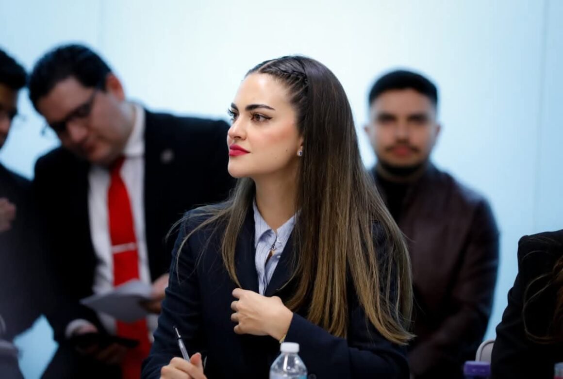 Andrea Chávez acusa a Maru Campos de favorecer a familiares y amigos con contratos millonarios