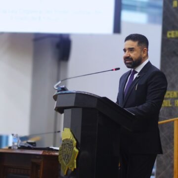 Ante la ofensiva de la censura, blinda Francisco Sánchez a chihuahuenses