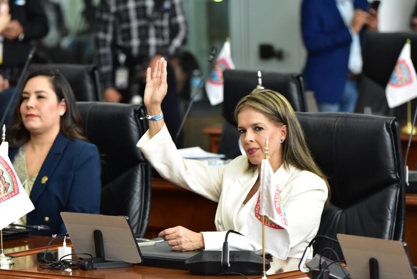 Congreso prohibe en escuelas contenidos que hagan alusión a la violencia y la apología del delito