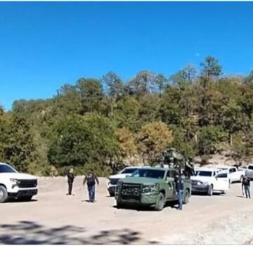 Ejecutados y apilados: descubren cinco cuerpos en carretera de Temósachic