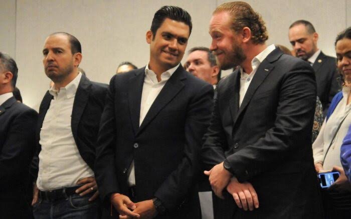 Romero y Taboada aterrizan en Chihuahua para arropar a Bonilla