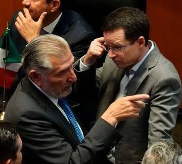 Adán Augusto se deslinda y confronta a Anaya