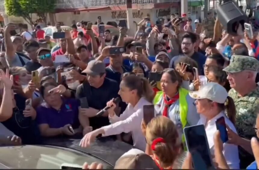 Sheinbaum fue recibida con reclamos en Poza Rica; acusan bloqueo de apoyos por parte de Rocío Nahle