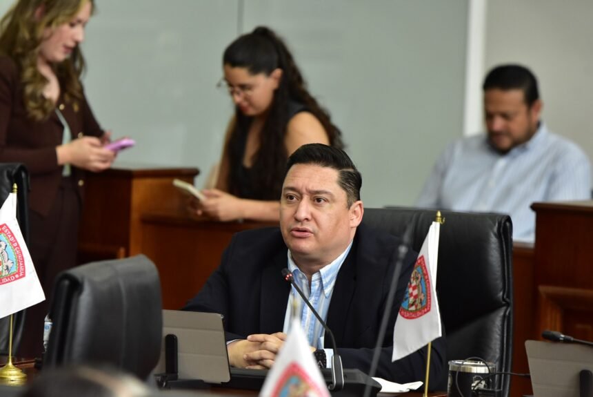 Diputado panista califica de “cortina de humo” acusación de Morena sobre cobros vehiculares