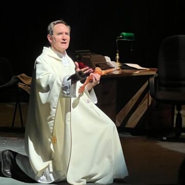 IMG-20251025-WA0006 Con éxito rotundo se presentó la obra Mi Cristo Roto en el Teatro de la Ciudad