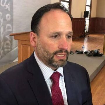 Santiago De la Peña desestima encuestas… pero ya está en ellas