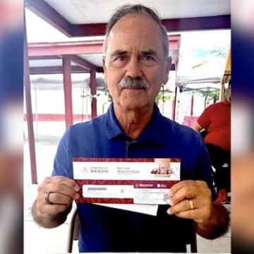 Gustavo Madero presume tarjeta del Bienestar y desata críticas en redes