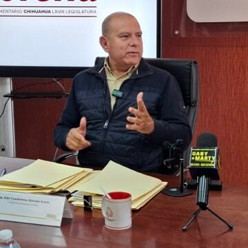 Cuauhtémoc Estrada plantea bajar la revalidación a 905 pesos y eliminar los cobros extra en trámites vehiculares