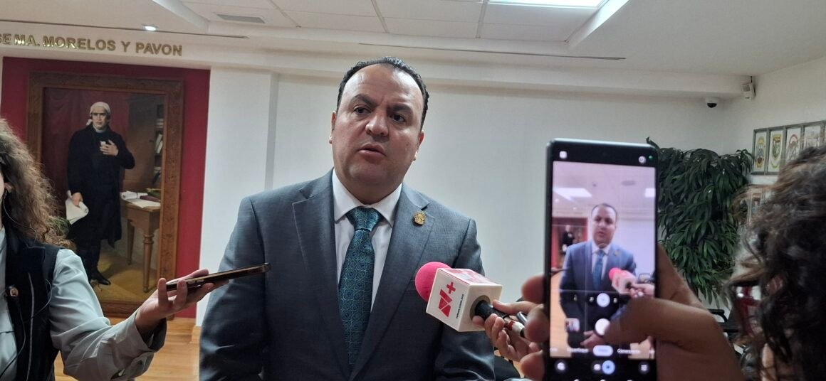 Pide presidente del Congreso que las mesas de seguridad sesionen ante violencia en Parral; afirma que el Legislativo “no es competente” en la materia