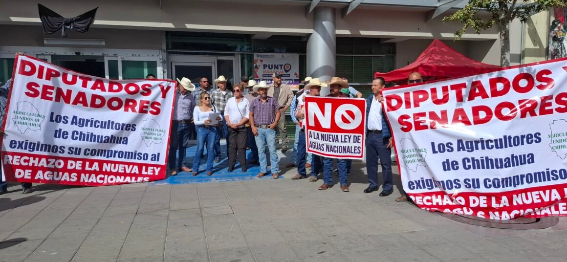 Agricultores bloquean accesos al Congreso y exigen a diputados frenar la nueva Ley General de Aguas