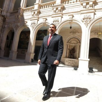 FB_IMG_1762475399615 Maru encendida rumbo a la marcha