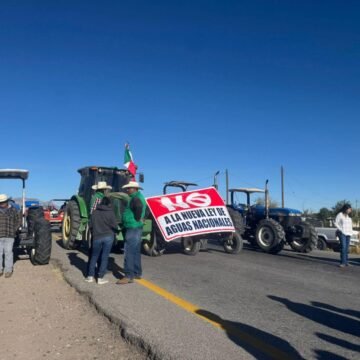 Transportistas y productores bloquean carreteras en todo México; Chihuahua reporta tramos clave cerrados