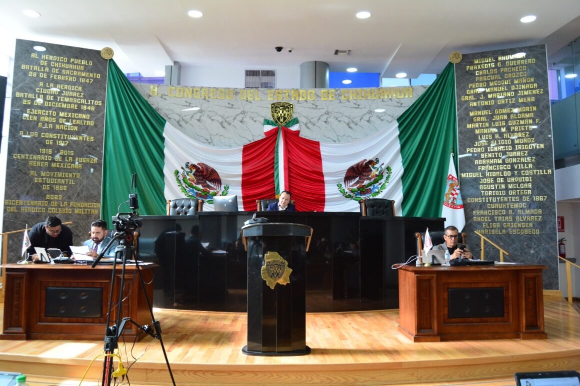 PAN y Morena discuten por apoyos federales a damnificados de Casas Grandes