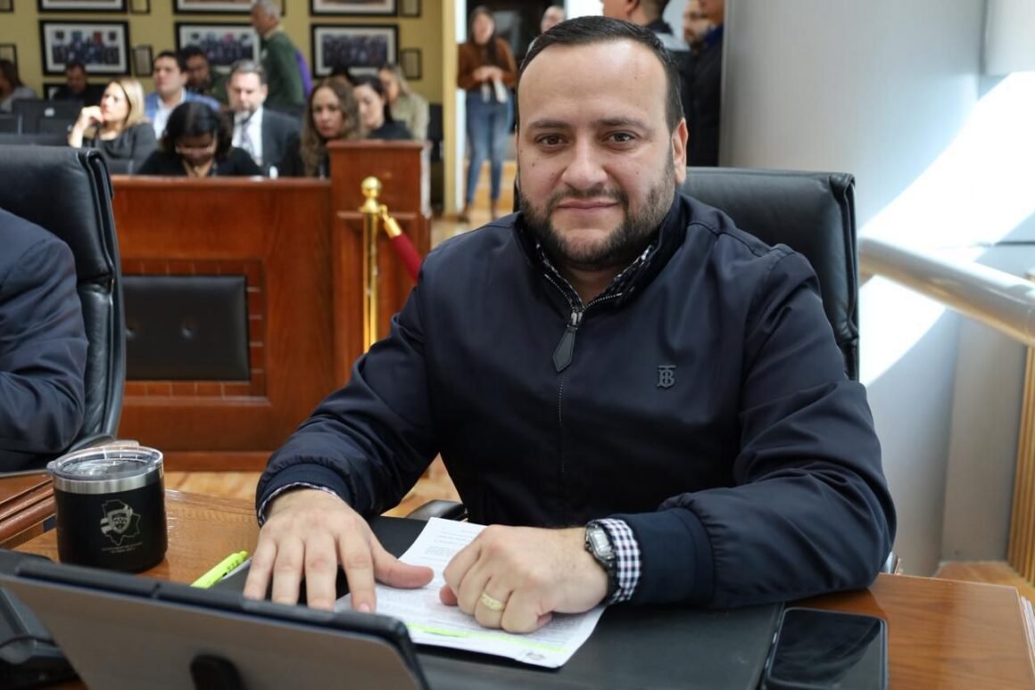 IMG-20251114-WA0000 Corral demanda al empresario Eduardo Almeida