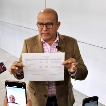 Estrada exhibe a Hacienda: “Los 13 mil millones están en su portal; es financiamiento, no invento mío”