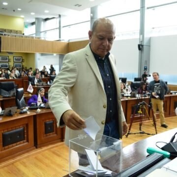Reeligen a Héctor Acosta Félix como auditor superior: votación planchada y sin sobresaltos