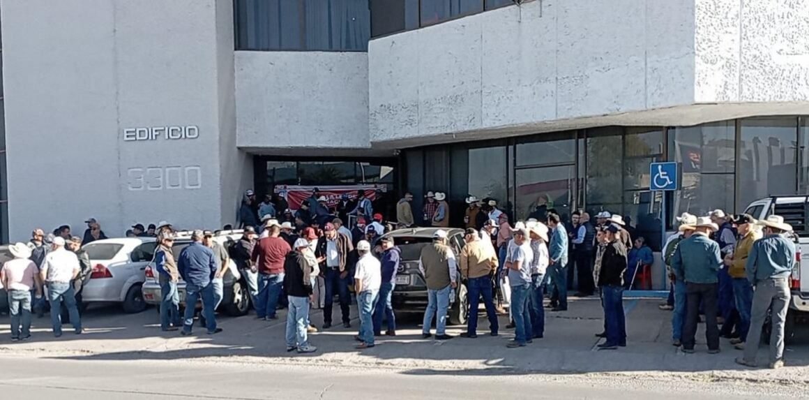 Imagen-de-WhatsApp-2025-11-04-a-las-10.04.22_22f5e3cc Productores exponen la grieta: bloqueo a la Conagua por reforma que amenaza su patrimonio hídrico