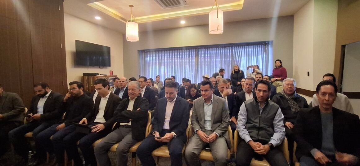 Tibieza de empresarios les impide romper con el gobierno, tras rechazo al aumento del ISN