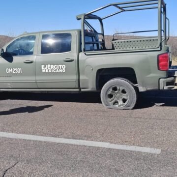 FB_IMG_1766267210362 Fuerte operativo de seguridad en la carretera Parral–Allende; ponchallantas dejan unidades de la Guardia Nacional y del Ejército Mexicano sin transitar