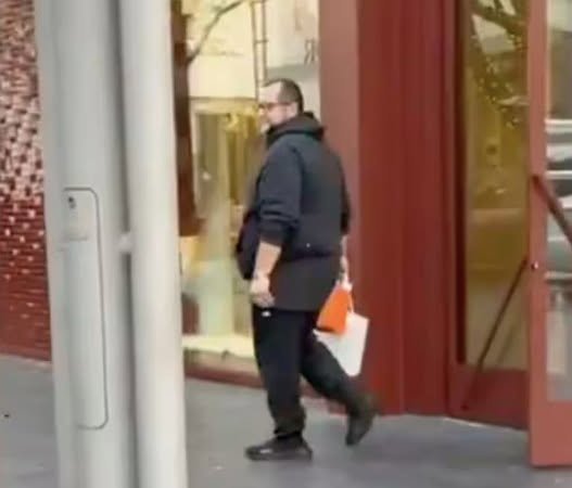 Aparición de José Ramón López Beltrán en tienda de lujo desata debate en redes