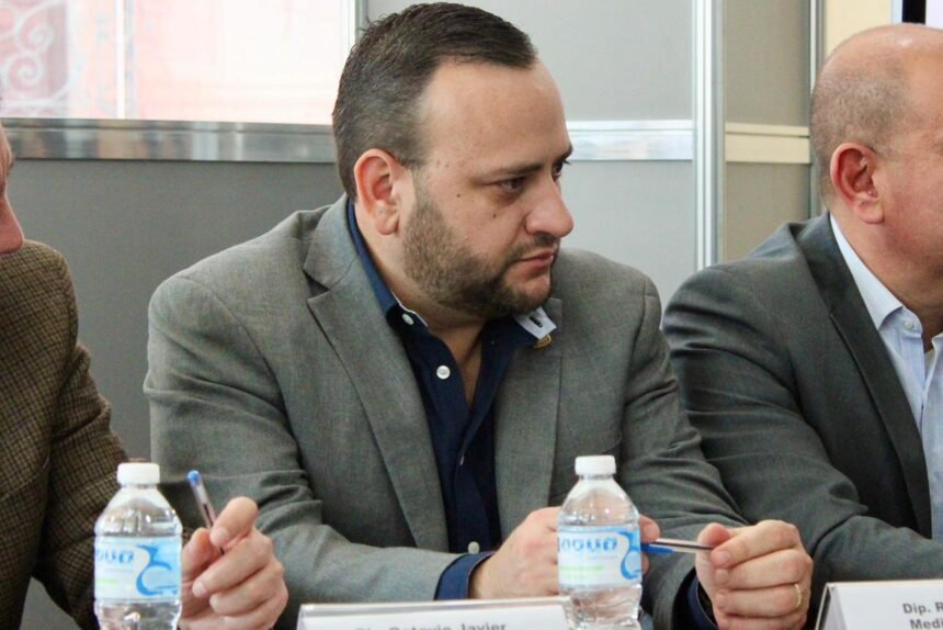 IMG-20251201-WA0005 Análisis de Paquete Económico será con responsabilidad y escucha: Arturo Medina