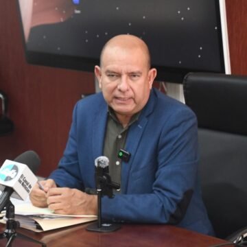 Cuauhtémoc Estrada acusa que nueva deuda compromete a cuatro futuras administraciones