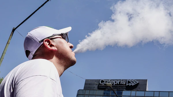 A días de entrar en vigor, la prohibición de vapeadores genera críticas por posibles efectos adversos