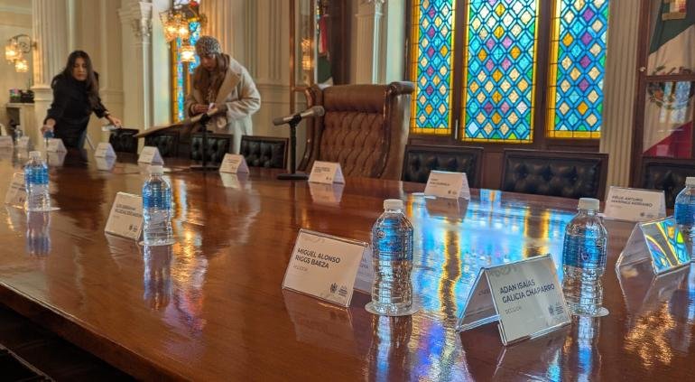 Cifras oficiales contradicen datos de pavimentación difundidos por Miguel Riggs; PAN guarda silencio