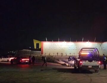 “Tres por uno”: mensaje hallado junto a tres cuerpos desmembrados en la entrada a Ciudad Juárez