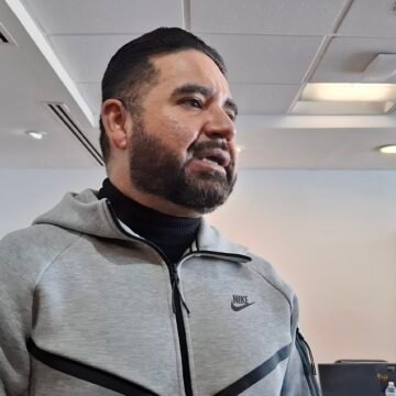 20260109_105351 Con vestimenta alusiva a Maduro, Francisco Sánchez acusa al Gobierno federal de financiar a Cuba con petróleo