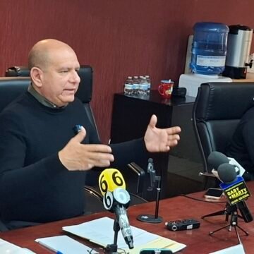 No se puede gobernar desde las redes: Estrada a Maru por señalar bache en Juárez