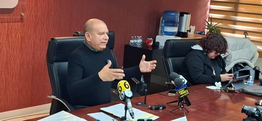 No se puede gobernar desde las redes: Estrada a Maru por señalar bache en Juárez