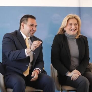 images (20) Baches y torre Centinela:el ring político del 202