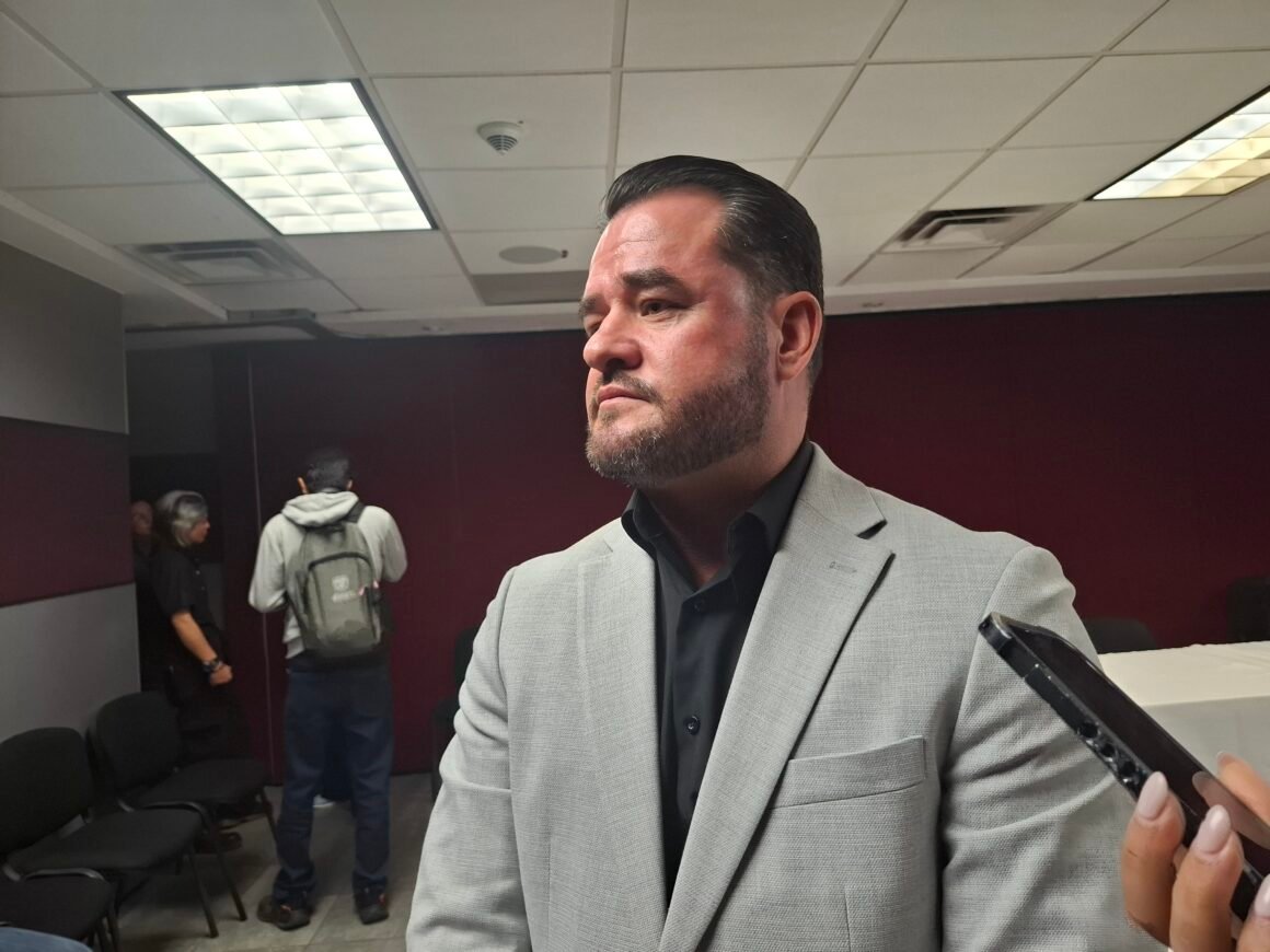 Oscar Avitia respalda postura de Morena y evita pronunciarse sobre aspirantes a la gubernatura