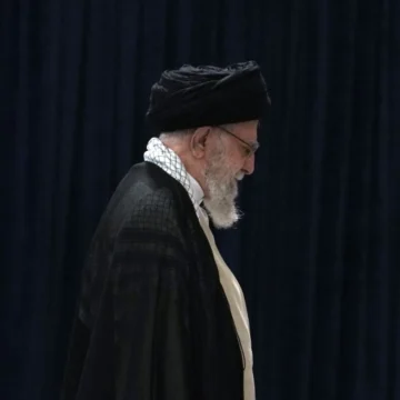 Trump confirma muerte del ayatolá Ali Khamenei tras ataques a Irán