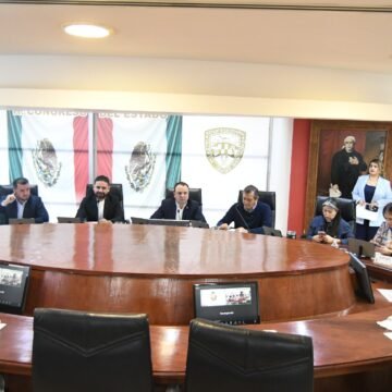 Congreso exhorta al Gobierno Federal a revisar libros de texto