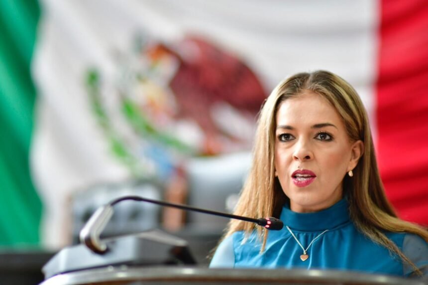 IMG-20260219-WA0044 Xóchitl Contreras respalda a Maru Campos por defender la educación en Chihuahua